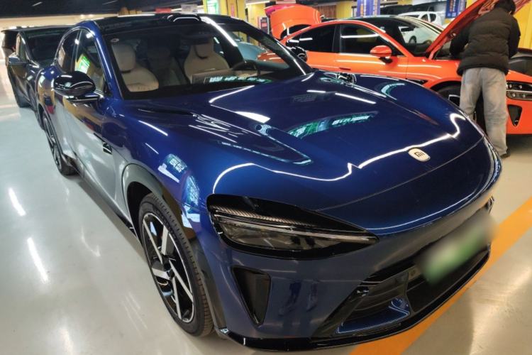 Used Xiaomi Auto YU7 2025 Ultra-Long Range High-Performance All-Wheel-Drive Max Edition Exterior 2