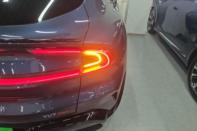 Used Xiaomi Auto YU7 2025 Ultra-Long Range High-Performance All-Wheel-Drive Max Edition Exterior 3