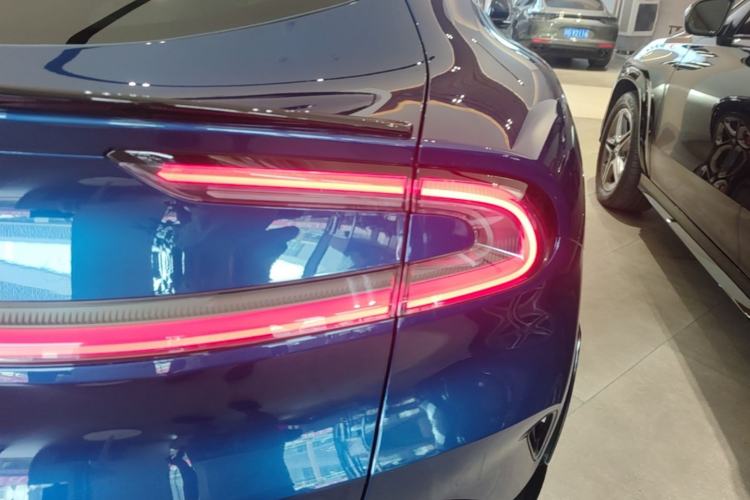 Used Xiaomi Auto YU7 2025 Ultra-Long Range High-Performance All-Wheel-Drive Max Edition Exterior 3