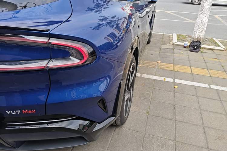 Used Xiaomi Auto YU7 2025 Ultra-Long Range High-Performance All-Wheel-Drive Max Edition Exterior 3