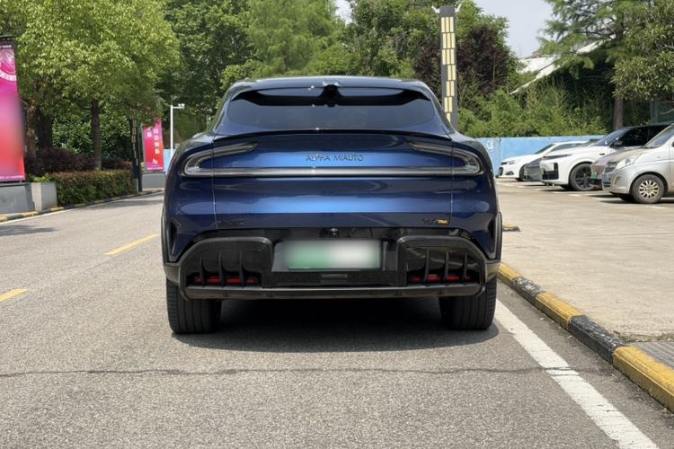 Used Xiaomi Auto YU7 2025 Ultra-Long Range High-Performance All-Wheel-Drive Max Edition Exterior 4