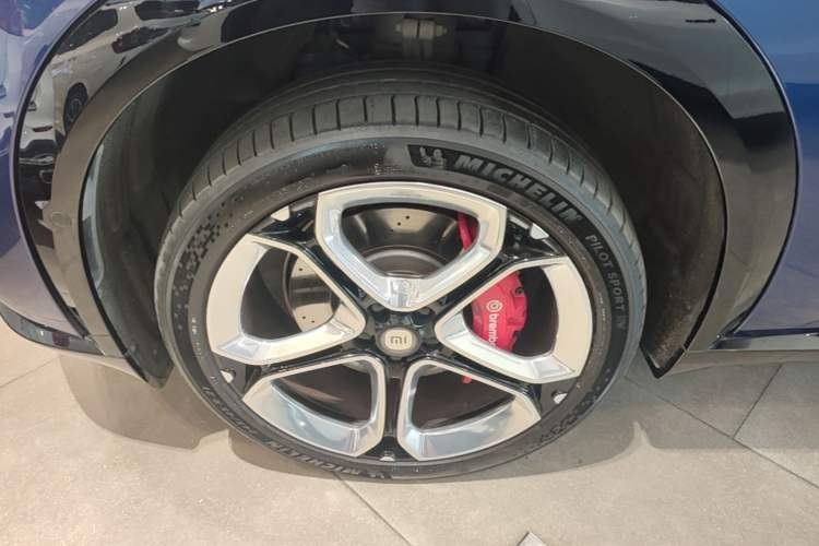 Used Xiaomi Auto YU7 2025 Ultra-Long Range High-Performance All-Wheel-Drive Max Edition Exterior 4