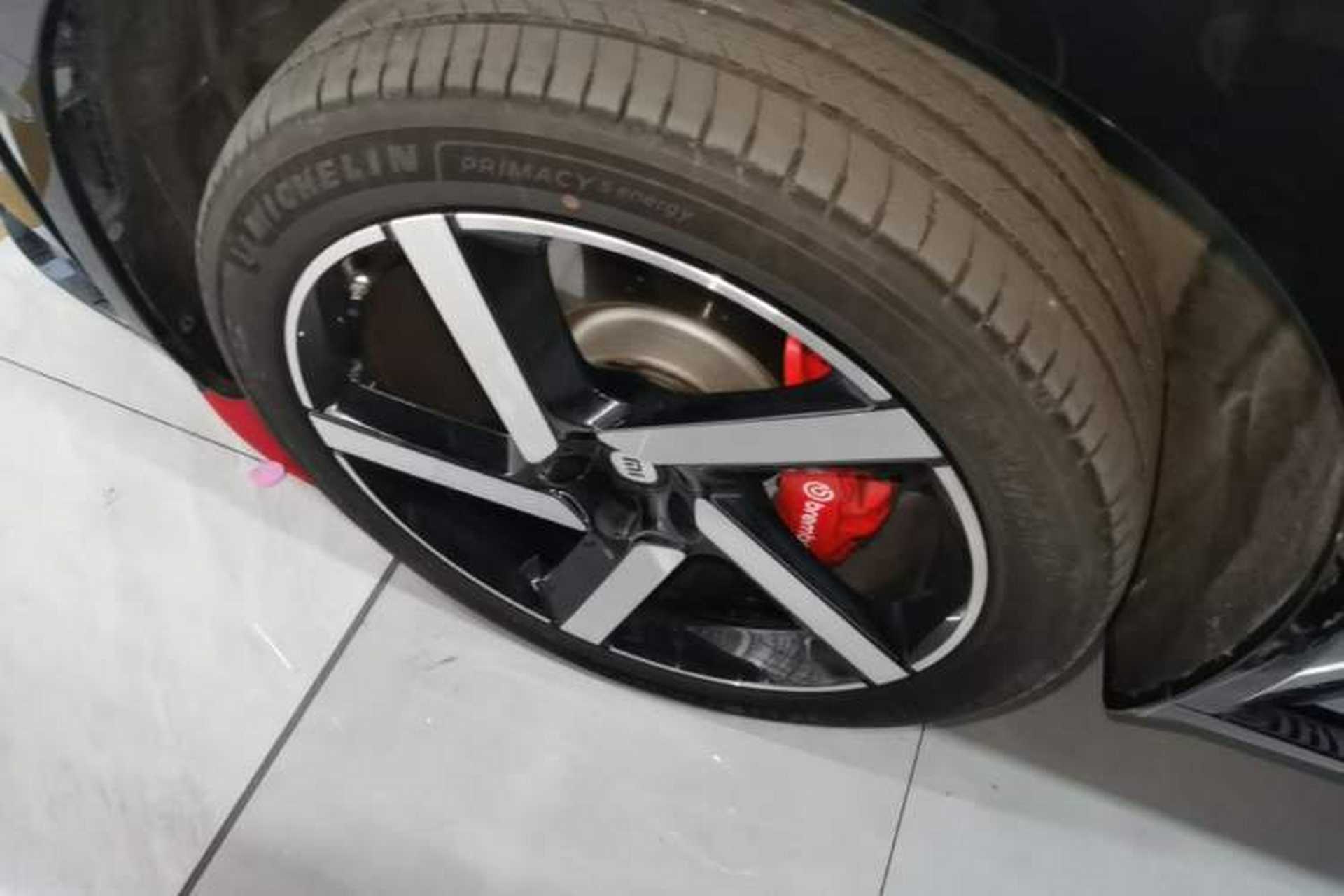Used Xiaomi Auto YU7 2025 Ultra-Long Range High-Performance All-Wheel-Drive Max Edition Exterior 4