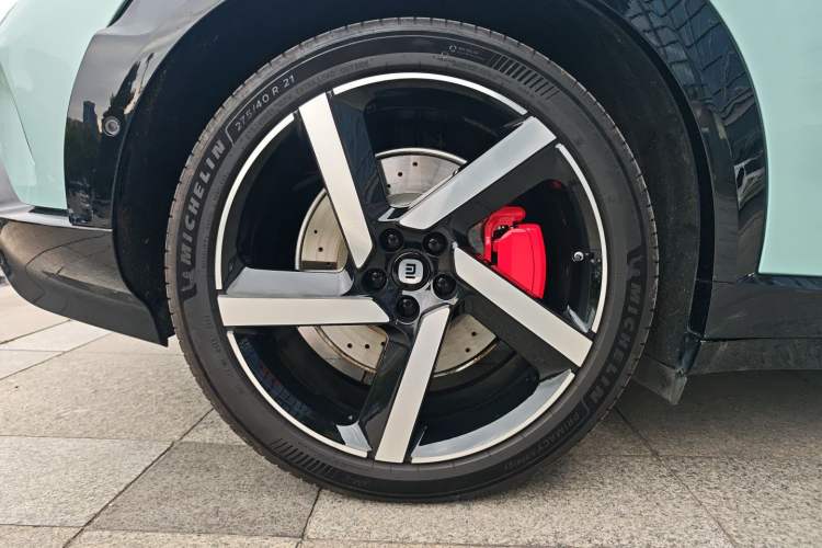Used Xiaomi Auto YU7 2025 Ultra-Long Range High-Performance All-Wheel-Drive Max Edition Exterior 4