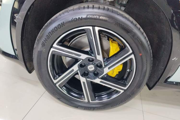 Used Xiaomi Auto YU7 2025 Ultra-Long Range All-Wheel Drive Pro Version Exterior 4