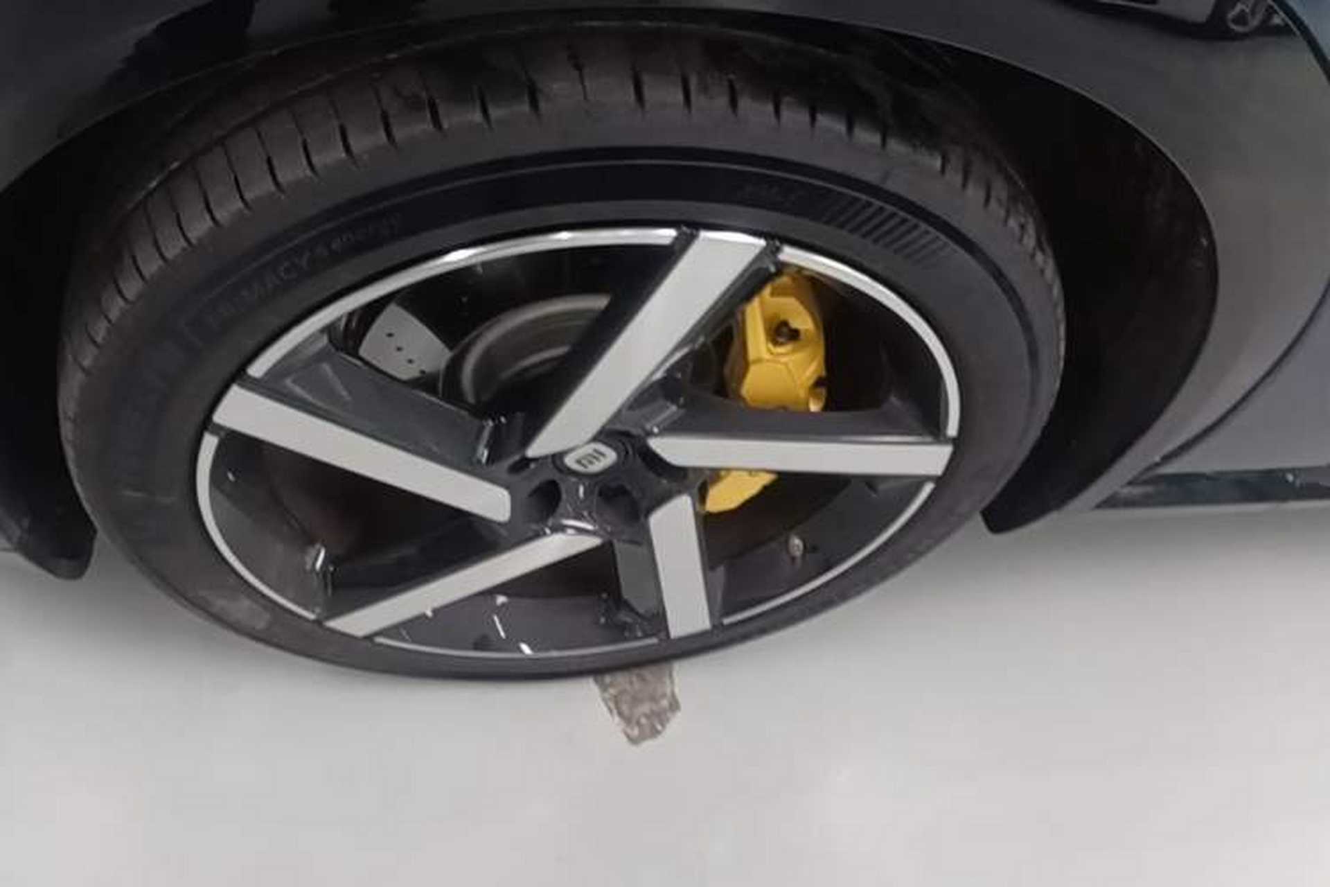 Used Xiaomi Auto YU7 2025 Ultra-Long Range High-Performance All-Wheel-Drive Max Edition Exterior 4