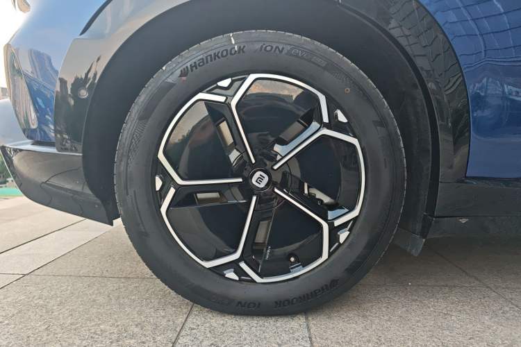 Used Xiaomi Auto YU7 2025 Ultra-Long Range Rear-Wheel Drive Version Exterior 4