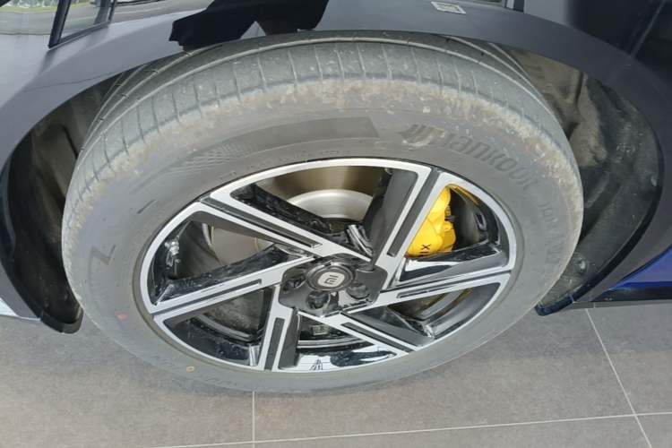 Used Xiaomi Auto YU7 2025 Ultra-Long Range Rear-Wheel Drive Version Exterior 4