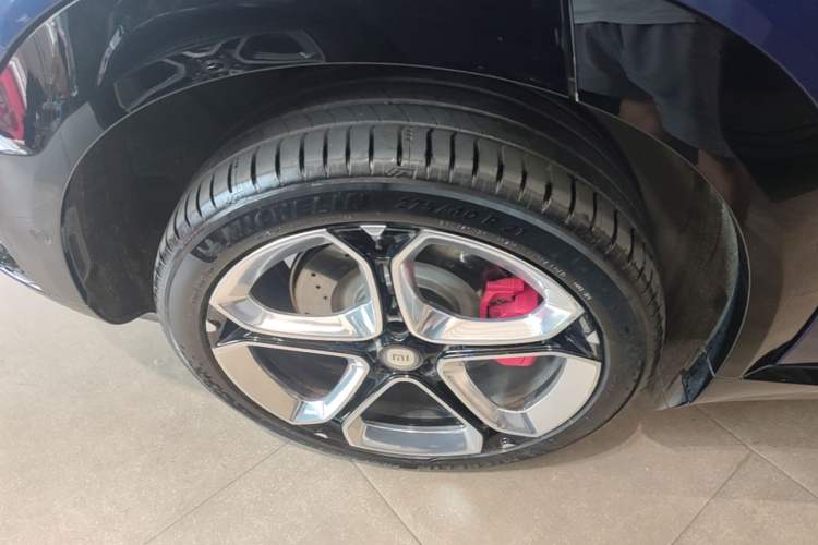 Used Xiaomi Auto YU7 2025 Ultra-Long Range High-Performance All-Wheel-Drive Max Edition Exterior 5