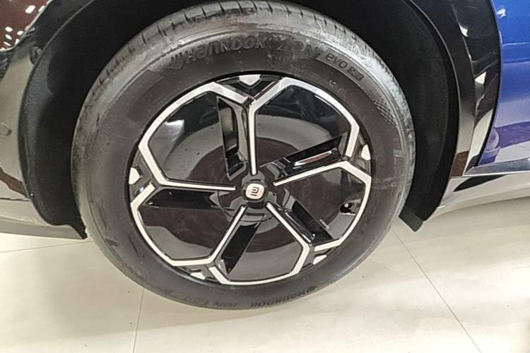 Used Xiaomi Auto YU7 2025 Ultra-Long Range Rear-Wheel Drive Version Exterior 5