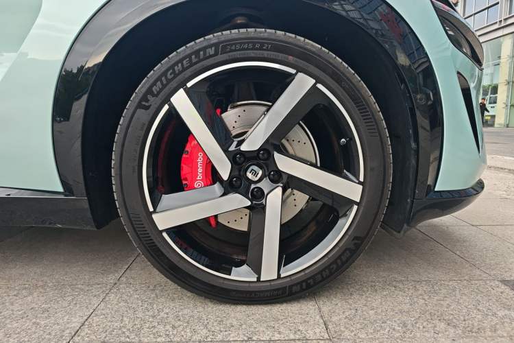 Used Xiaomi Auto YU7 2025 Ultra-Long Range High-Performance All-Wheel-Drive Max Edition Exterior 5