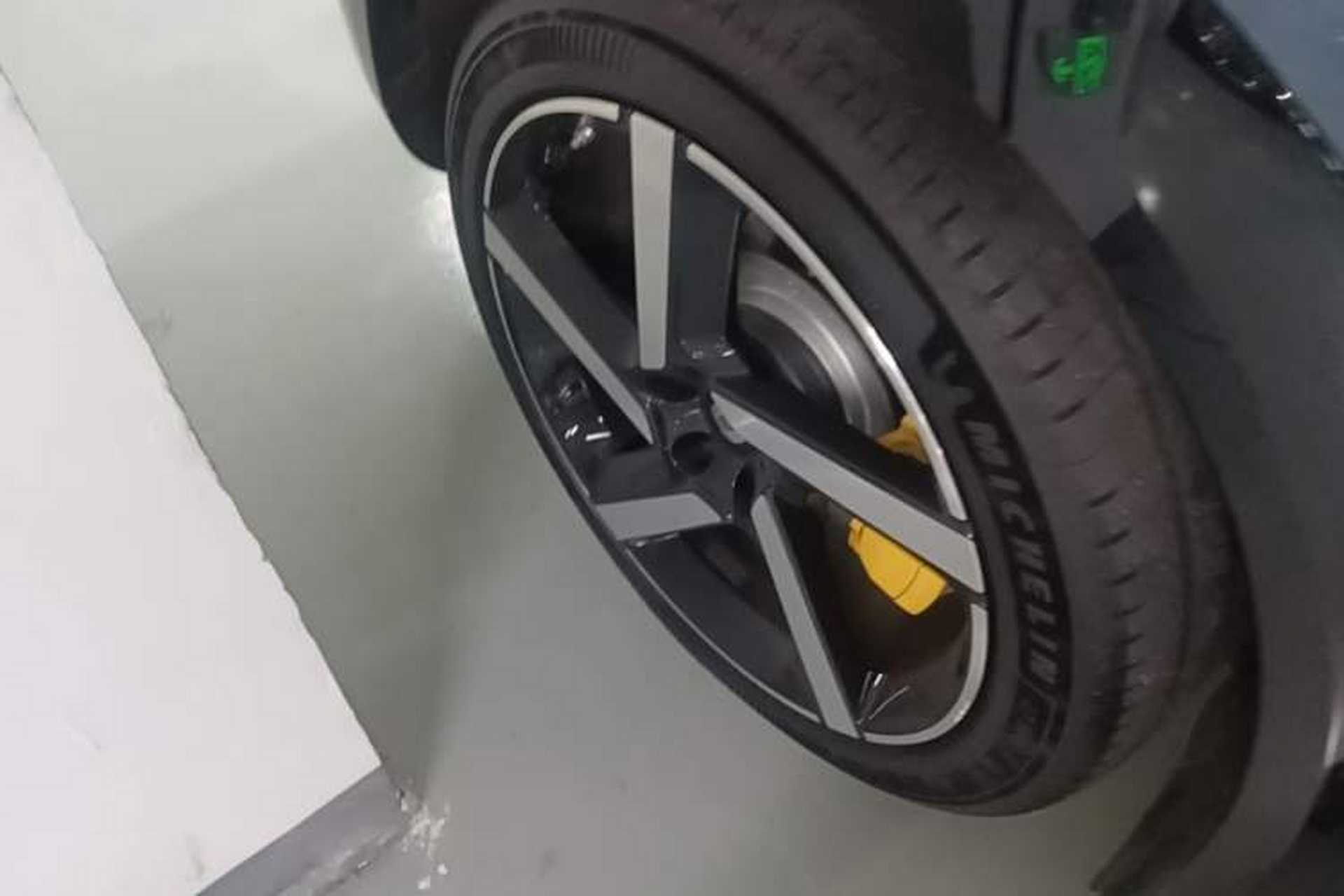 Used Xiaomi Auto YU7 2025 Ultra-Long Range High-Performance All-Wheel-Drive Max Edition Exterior 5