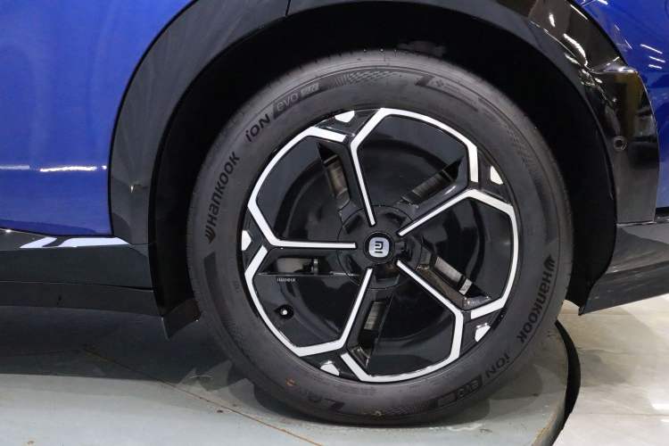 Used Xiaomi Auto YU7 2025 Ultra-Long Range Rear-Wheel Drive Version Exterior 6