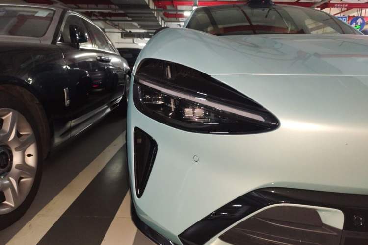 Used Xiaomi Auto YU7 2025 Ultra-Long Range High-Performance All-Wheel-Drive Max Edition Exterior 6
