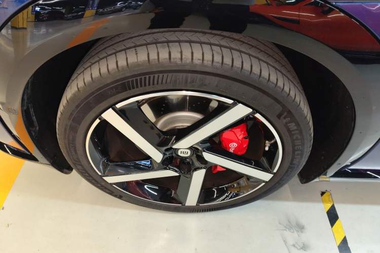 Used Xiaomi Auto YU7 2025 Ultra-Long Range High-Performance All-Wheel-Drive Max Edition Exterior 7