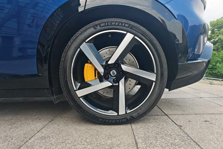 Used Xiaomi Auto YU7 2025 Ultra-Long Range High-Performance All-Wheel-Drive Max Edition Exterior 7
