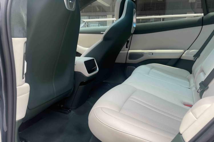 Used Xiaomi Auto YU7 2025 Ultra-Long Range High-Performance All-Wheel-Drive Max Edition Exterior 9