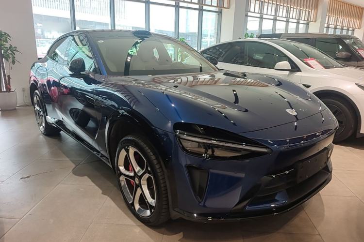 Used Xiaomi Auto YU7 2025 Ultra-Long Range High-Performance All-Wheel-Drive Max Edition Front Right 45 Deg