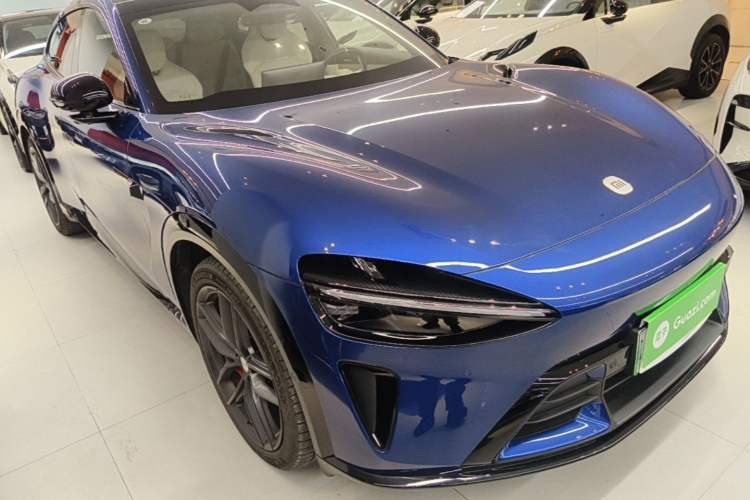 Used Xiaomi Auto YU7 2025 Ultra-Long Range High-Performance All-Wheel-Drive Max Edition Front Right 45 Deg