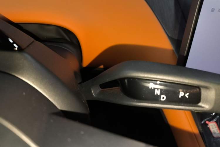 Used Xiaomi Auto YU7 2025 Ultra-Long Range All-Wheel Drive Pro Version Gear Lever