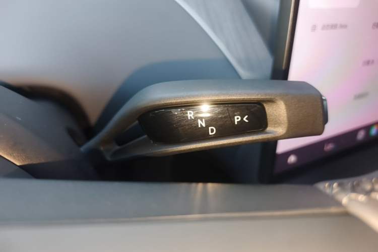 Used Xiaomi Auto YU7 2025 Ultra-Long Range High-Performance All-Wheel-Drive Max Edition Gear Lever