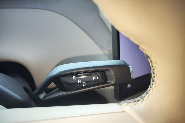 Used Xiaomi Auto YU7 2025 Ultra-Long Range High-Performance All-Wheel-Drive Max Edition Gear Lever