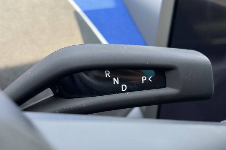 Used Xiaomi Auto YU7 2025 Ultra-Long Range High-Performance All-Wheel-Drive Max Edition Gear Lever