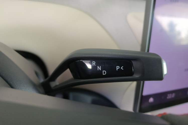 Used Xiaomi Auto YU7 2025 Ultra-Long Range High-Performance All-Wheel-Drive Max Edition Gear Lever