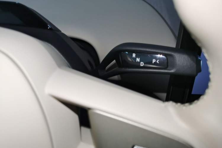 Used Xiaomi Auto YU7 2025 Ultra-Long Range High-Performance All-Wheel-Drive Max Edition Gear Lever