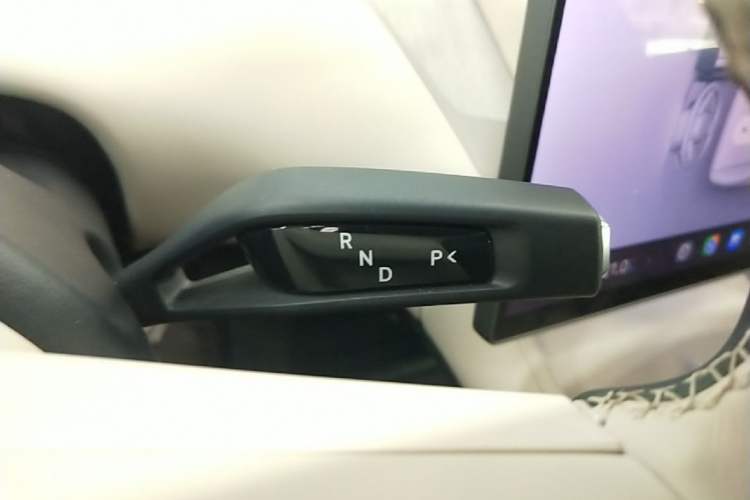 Used Xiaomi Auto YU7 2025 Ultra-Long Range Rear-Wheel Drive Version Gear Lever