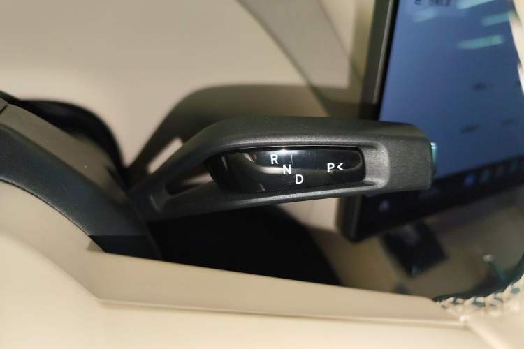 Used Xiaomi Auto YU7 2025 Ultra-Long Range High-Performance All-Wheel-Drive Max Edition Gear Lever