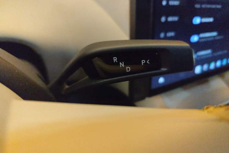 Used Xiaomi Auto YU7 2025 Ultra-Long Range High-Performance All-Wheel-Drive Max Edition Gear Lever