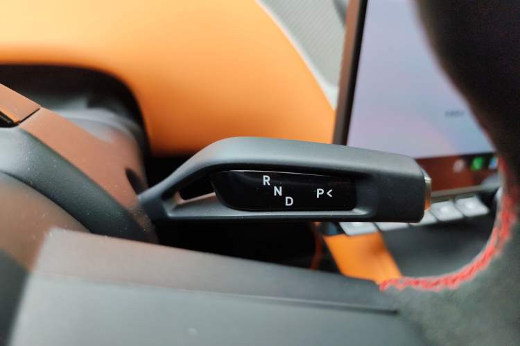Used Xiaomi Auto YU7 2025 Ultra-Long Range High-Performance All-Wheel-Drive Max Edition Gear Lever