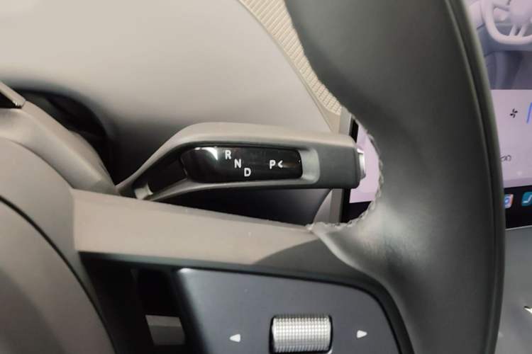 Used Xiaomi Auto YU7 2025 Ultra-Long Range High-Performance All-Wheel-Drive Max Edition Gear Lever