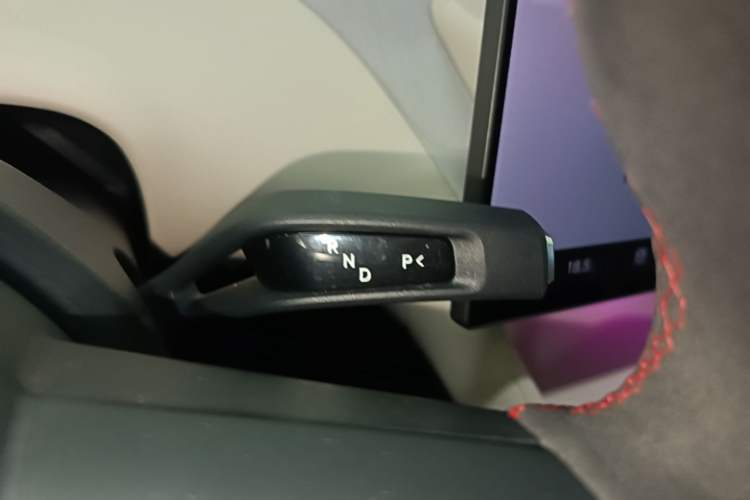 Used Xiaomi Auto YU7 2025 Ultra-Long Range High-Performance All-Wheel-Drive Max Edition Gear Lever