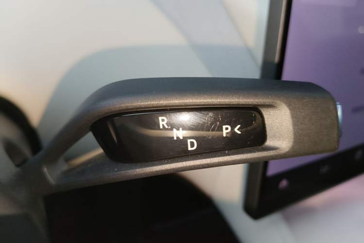 Used Xiaomi Auto YU7 2025 Ultra-Long Range High-Performance All-Wheel-Drive Max Edition Gear Lever