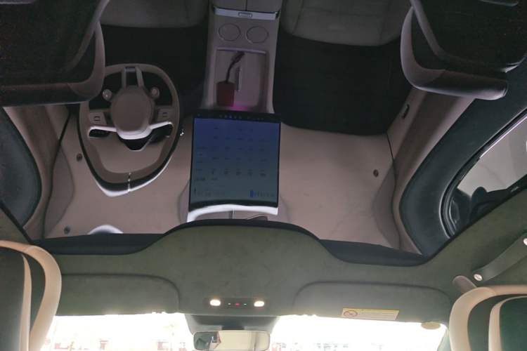 Used Xiaomi Auto YU7 2025 Ultra-Long Range High-Performance All-Wheel-Drive Max Edition Headliner