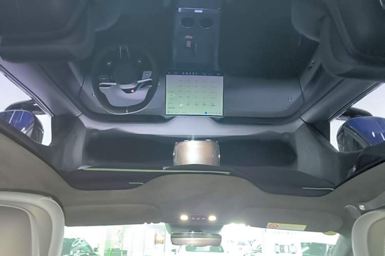 Used Xiaomi Auto YU7 2025 Ultra-Long Range High-Performance All-Wheel-Drive Max Edition Headliner