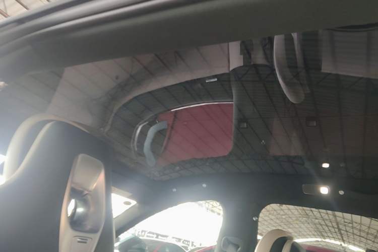 Used Xiaomi Auto YU7 2025 Ultra-Long Range Rear-Wheel Drive Version Headliner
