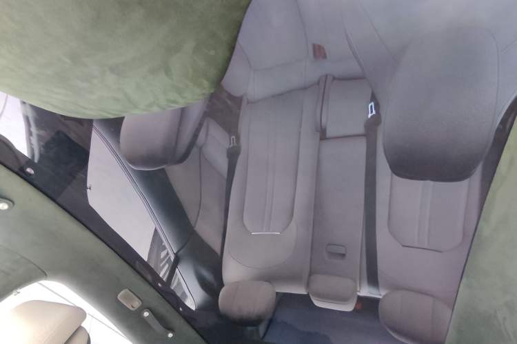 Used Xiaomi Auto YU7 2025 Ultra-Long Range High-Performance All-Wheel-Drive Max Edition Headliner
