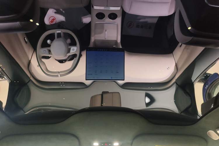 Used Xiaomi Auto YU7 2025 Ultra-Long Range High-Performance All-Wheel-Drive Max Edition Headliner