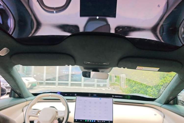 Used Xiaomi Auto YU7 2025 Ultra-Long Range High-Performance All-Wheel-Drive Max Edition Headliner