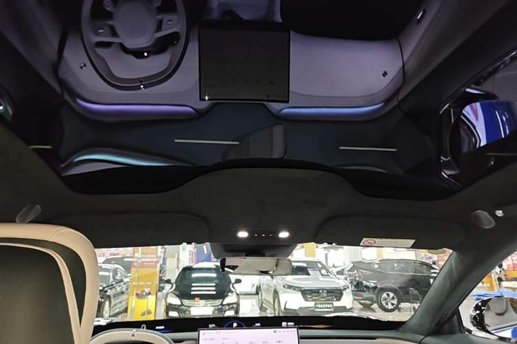 Used Xiaomi Auto YU7 2025 Ultra-Long Range High-Performance All-Wheel-Drive Max Edition Headliner