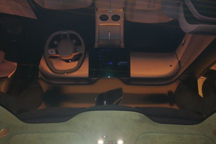 Used Xiaomi Auto YU7 2025 Ultra-Long Range High-Performance All-Wheel-Drive Max Edition Headliner
