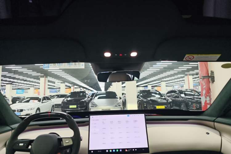 Used Xiaomi Auto YU7 2025 Ultra-Long Range High-Performance All-Wheel-Drive Max Edition Headliner