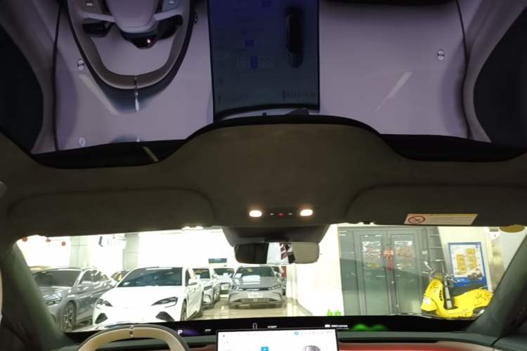 Used Xiaomi Auto YU7 2025 Ultra-Long Range High-Performance All-Wheel-Drive Max Edition Headliner