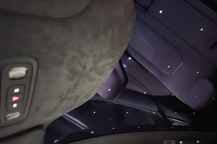 Used Xiaomi Auto YU7 2025 Ultra-Long Range High-Performance All-Wheel-Drive Max Edition Headliner