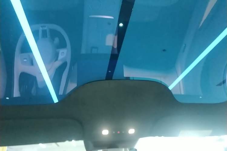 Used Xiaomi Auto YU7 2025 Ultra-Long Range High-Performance All-Wheel-Drive Max Edition Headliner