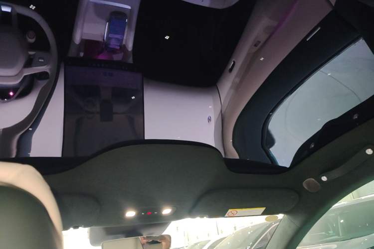 Used Xiaomi Auto YU7 2025 Ultra-Long Range High-Performance All-Wheel-Drive Max Edition Headliner