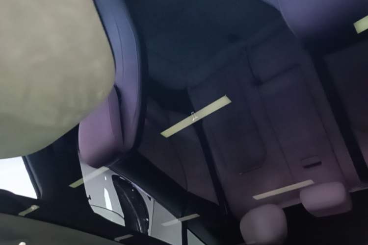 Used Xiaomi Auto YU7 2025 Ultra-Long Range High-Performance All-Wheel-Drive Max Edition Headliner